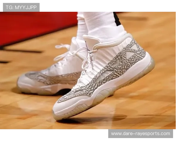 一周球星球鞋上脚精选 足球场上最炫目鞋款展示 一周球星球鞋上脚精选 足球场上最炫目鞋款展示