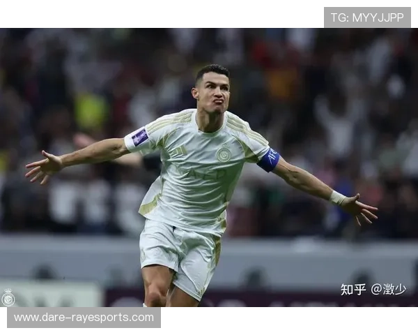 足球场上命丧刀下的传奇球星：刺杀事件背后的真相与悲剧